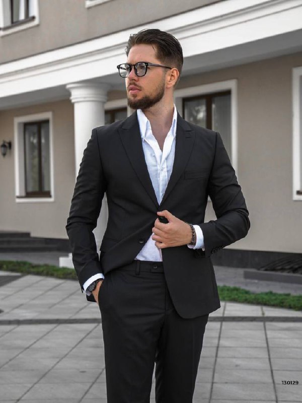 Иногда бывают такие случаи в жизни мужчины, когда без торжественного костюма не обойтись 😎